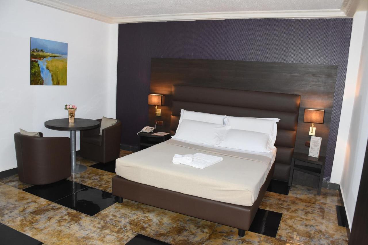 New Heaven Hotel Yaounde Luaran gambar